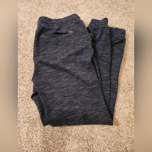 Joggers, medium - Picture 2 of 3